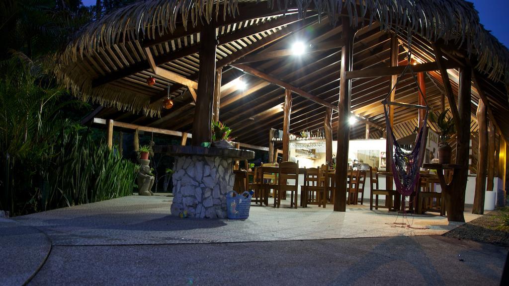 Hotel Suizo Loco Lodge & Resort Cahuita Exterior photo