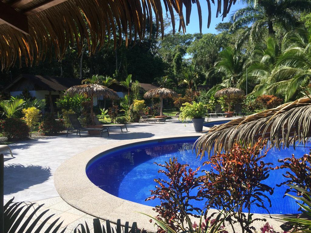 Hotel Suizo Loco Lodge & Resort Cahuita Exterior photo