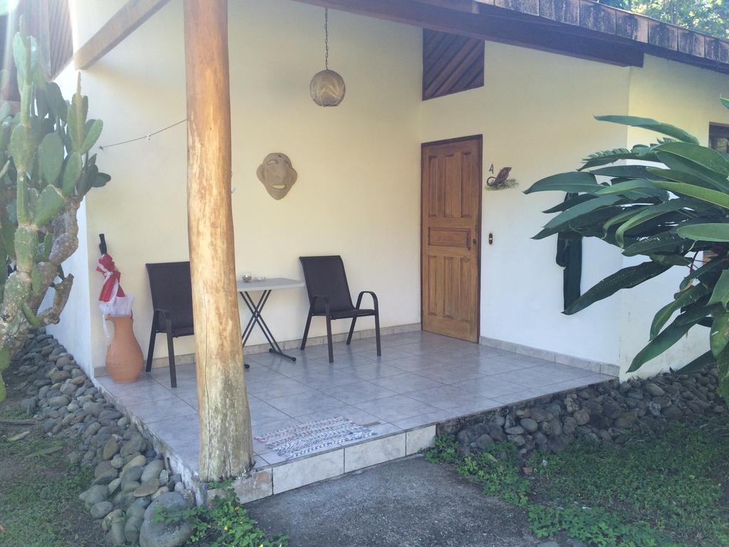 Hotel Suizo Loco Lodge & Resort Cahuita Room photo