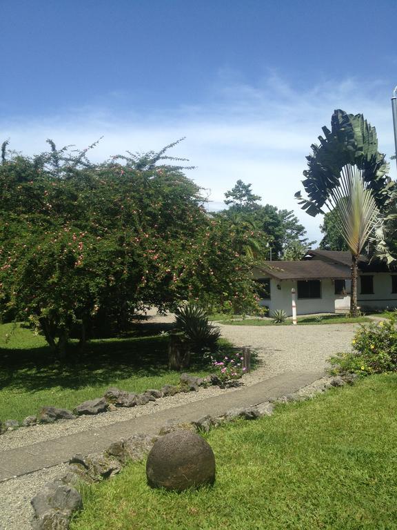 Hotel Suizo Loco Lodge & Resort Cahuita Exterior photo