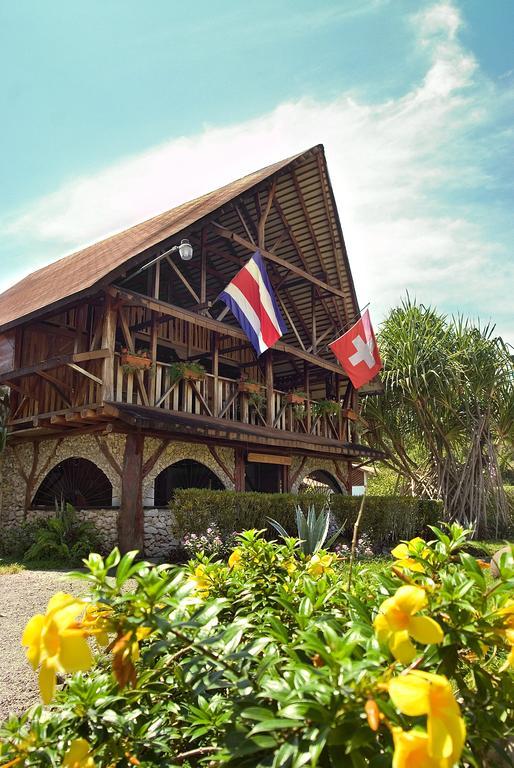 Hotel Suizo Loco Lodge & Resort Cahuita Exterior photo