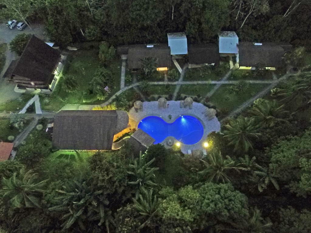 Hotel Suizo Loco Lodge & Resort Cahuita Exterior photo
